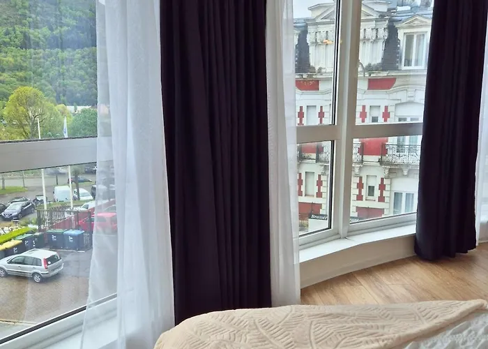 Celeste Premium Amazing View Train Station Apartment *